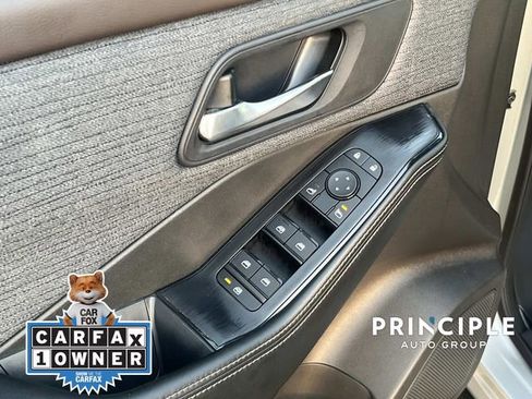 Used 2023 Nissan Rogue SV image 13