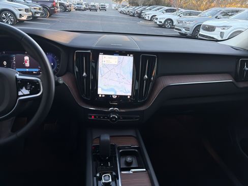 Certified 2023 Volvo XC60 B5 Plus image 31