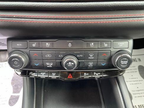 Used 2024 Dodge Durango GT image 37