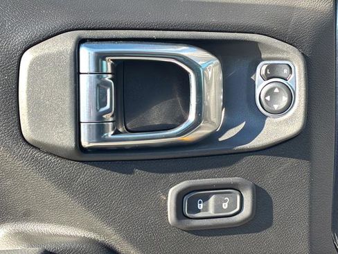 New 2025 Jeep Gladiator Sport image 16