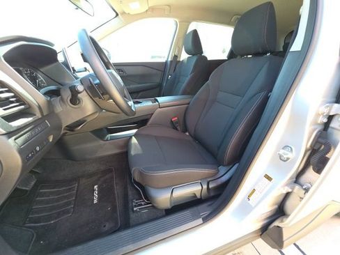 Used 2025 Nissan Rogue S image 13