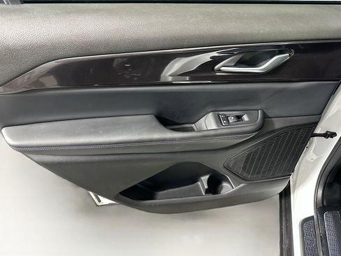 Used 2023 Jeep Grand Cherokee L Laredo image 24