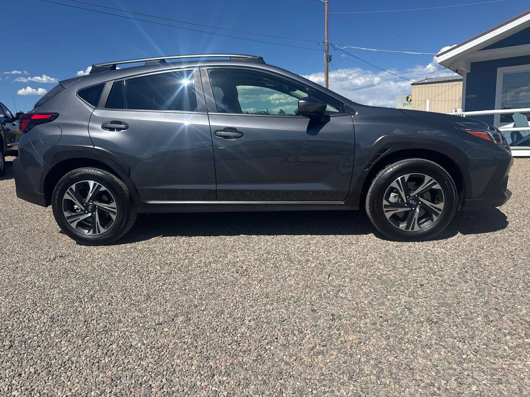 Used 2025 Subaru Crosstrek 2.5i Premium AWD/4WD image 3