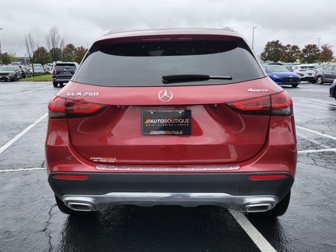 Used 2021 Mercedes-Benz GLA 250 4MATIC w/ Premium Package image 10