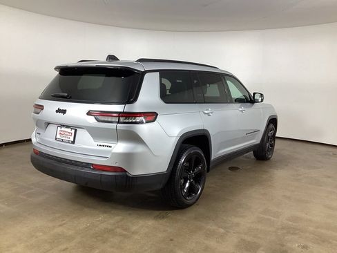 Used 2024 Jeep Grand Cherokee L Limited w/ Black Appearance Package AWD/4WD image 5