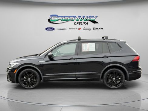 Used 2022 Volkswagen Tiguan SE R-Line image 12