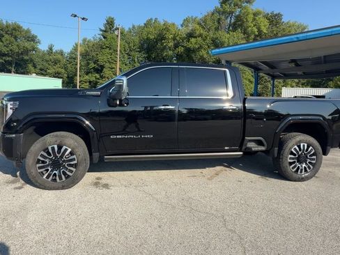 Used 2024 GMC Sierra 3500 Denali Ultimate AWD/4WD image 5