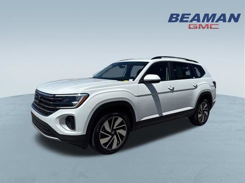Used 2025 Volkswagen Atlas SE AWD/4WD image 3