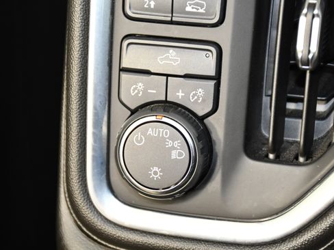Used 2022 Chevrolet Silverado 1500 LT AWD/4WD image 37