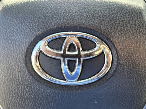 Used 2021 Toyota Camry SE image 27