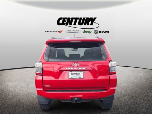 Used 2022 Toyota 4Runner SR5 AWD/4WD image 5