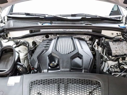 Used 2023 Porsche Macan image 32