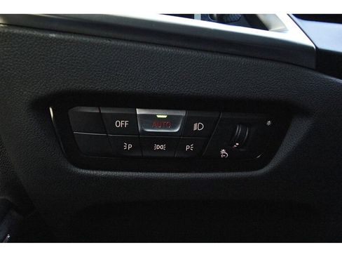 Used 2025 BMW 330i Sedan image 19