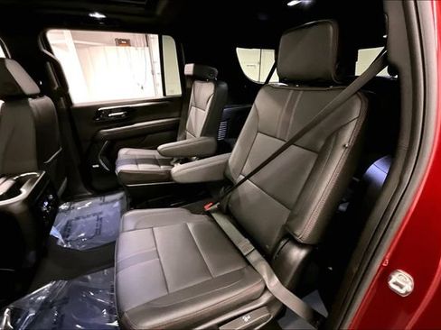 Used 2026 Chevrolet Suburban RST w/ RST Capability Package AWD/4WD image 26