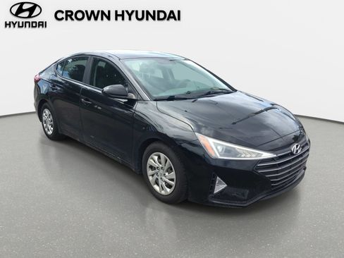 Used 2019 Hyundai Elantra SE w/ Cargo Package FWD image 3