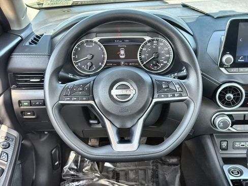 Used 2024 Nissan Sentra SV FWD image 14