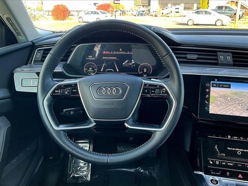 Used 2021 Audi e-tron Premium Plus w/ Premium Plus Package image 7