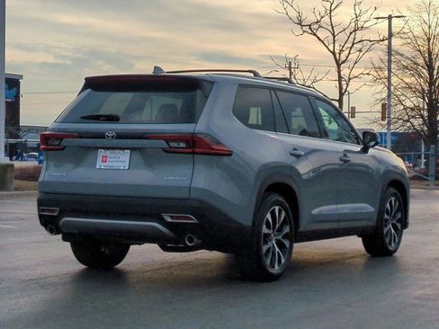 Certified 2025 Toyota Grand Highlander AWD Hybrid image 5