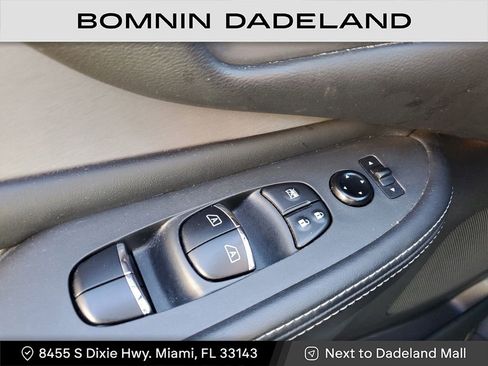 Used 2023 Nissan Murano SL image 8