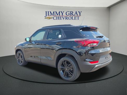 New 2026 Chevrolet TrailBlazer LT w/ Convenience Package FWD image 3