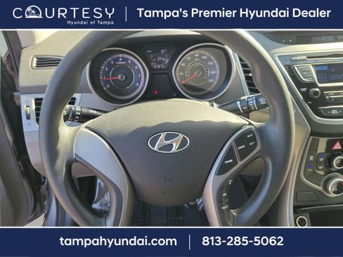 Used 2015 Hyundai Elantra SE image 19