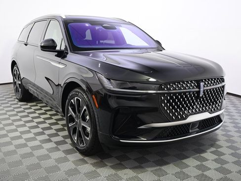 New 2026 Lincoln Nautilus Reserve image 8