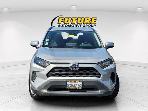 Used 2021 Toyota RAV4 LE FWD image 4