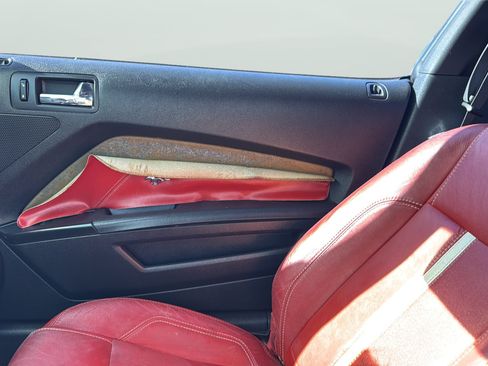Used 2010 Ford Mustang GT RWD image 17