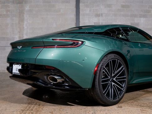 Used 2024 Aston Martin DB12 Coupe image 39