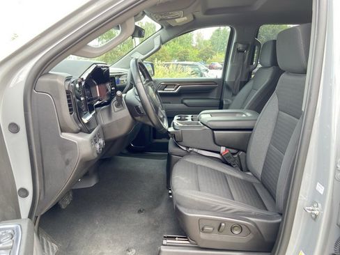 Used 2024 Chevrolet Silverado 1500 LT AWD/4WD image 33