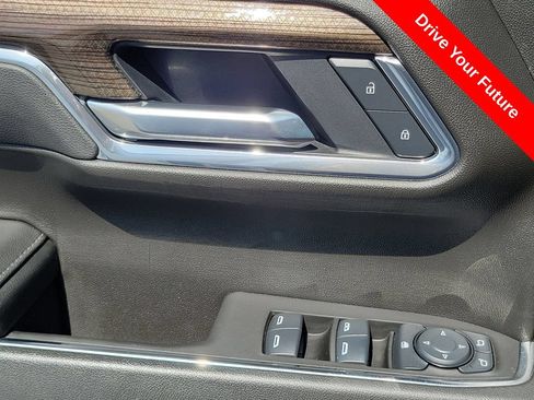 Used 2025 Chevrolet Silverado 1500 LT RWD image 17