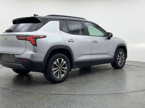 Used 2025 Chevrolet Equinox LT image 9