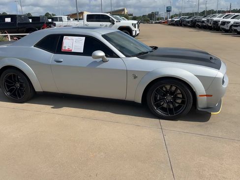 Used 2023 Dodge Challenger SRT Hellcat RWD image 9