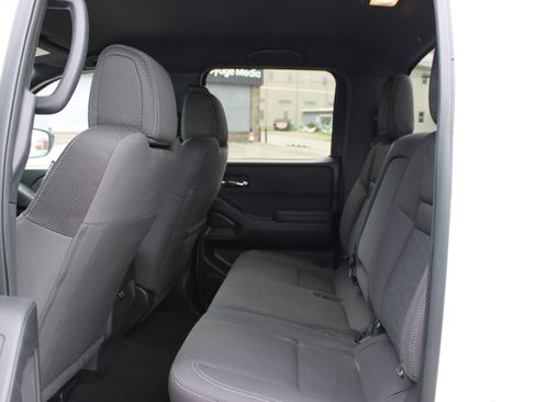 Certified 2023 Nissan Frontier SV w/ Midnight Edition Package AWD/4WD image 10