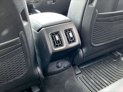 Used 2025 Kia Sorento S AWD/4WD image 35