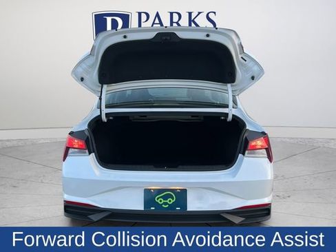 Used 2023 Hyundai Elantra SEL w/ Convenience Package FWD image 19