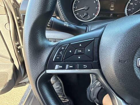 Used 2025 Nissan Sentra SV FWD image 24