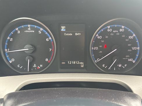 Used 2017 Toyota RAV4 LE FWD image 16