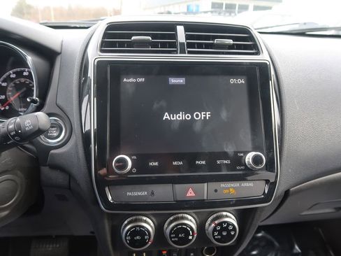 Used 2022 Mitsubishi Outlander Sport SE image 32