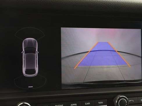 Used 2020 Porsche Macan image 10