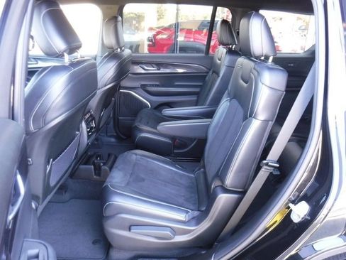 Used 2021 Jeep Grand Cherokee L Laredo image 37