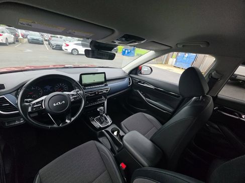 Used 2023 Kia Seltos S w/ Navigation Package FWD image 28