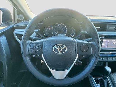 Used 2016 Toyota Corolla LE image 12