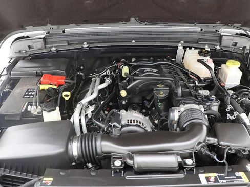 Used 2023 Jeep Gladiator Willys image 29