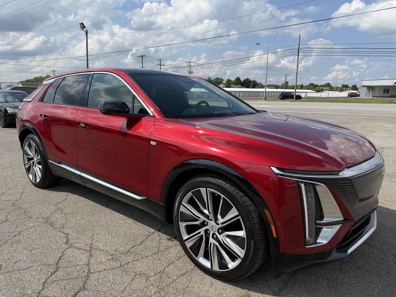 Used 2024 Cadillac Lyriq Luxury w/ LPO, Floor Liner Package AWD/4WD image 15