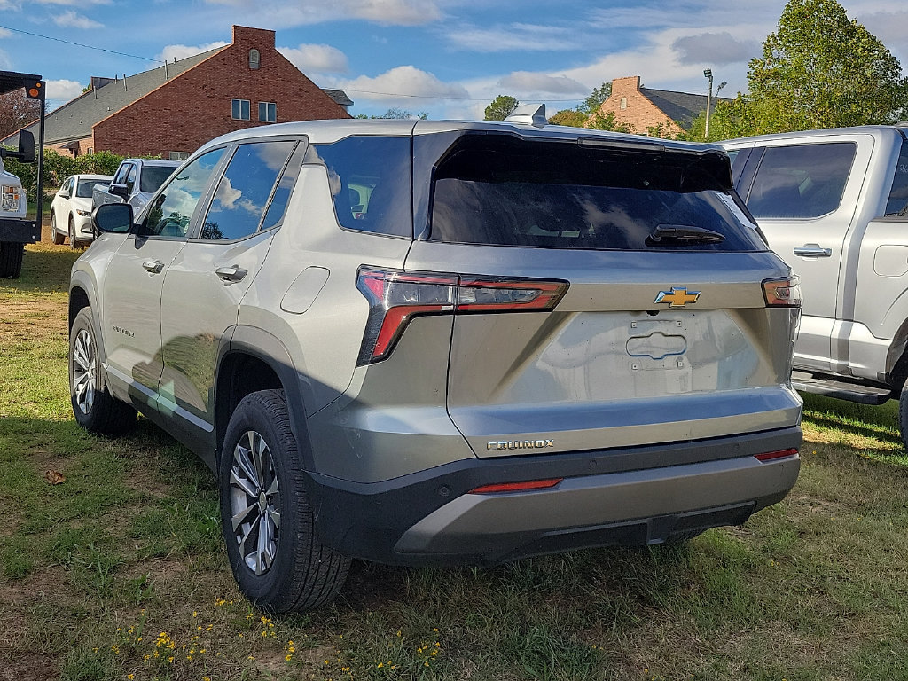 Used 2026 Chevrolet Equinox LT FWD image 3