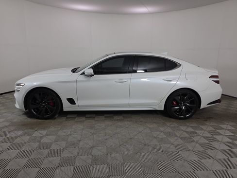 Used 2022 Genesis G70 3.3T RWD image 4