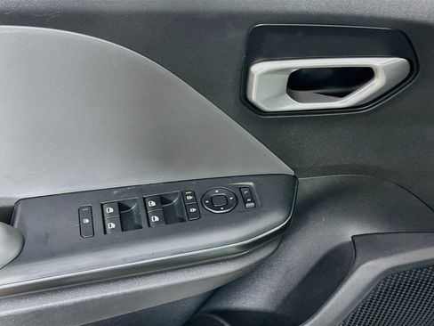 Used 2025 Kia K4 FWD image 15