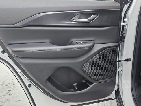 New 2025 Jeep Grand Cherokee Laredo w/ Trailer Tow Package image 21