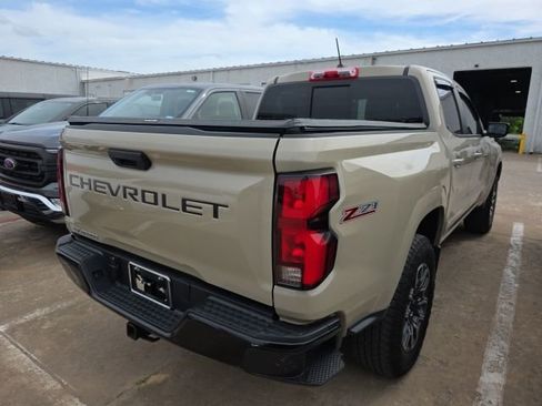 Used 2023 Chevrolet Colorado Z71 AWD/4WD image 5